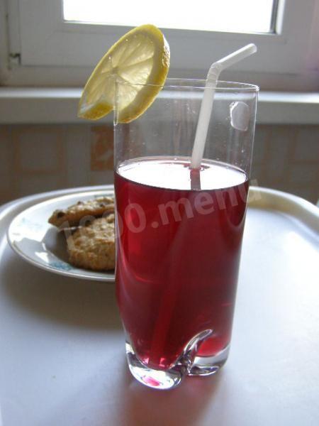 Kompot z jagód z sokiem z cytryny i skórką przepis ze zdjęciami krok po kroku