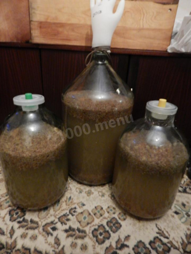 Wino z rodzynek przepis ze zdjęciami krok po kroku