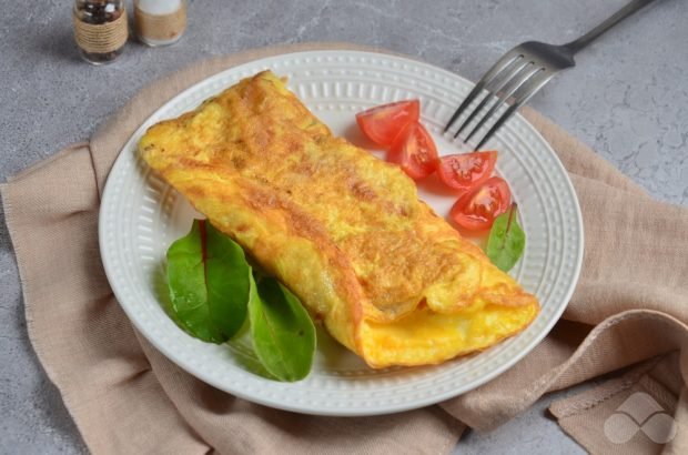 Klasyczny francuski omlet-prosty i pyszny przepis ze zdjęciem (krok po kroku)