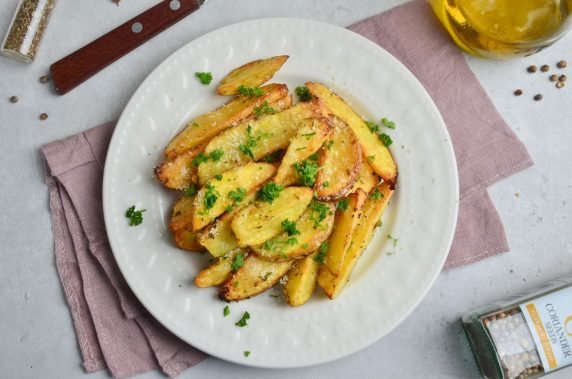 Ziemniaki w stylu wiejskim z parmezanem: zdjęcie przygotowania przepisu, krok 4