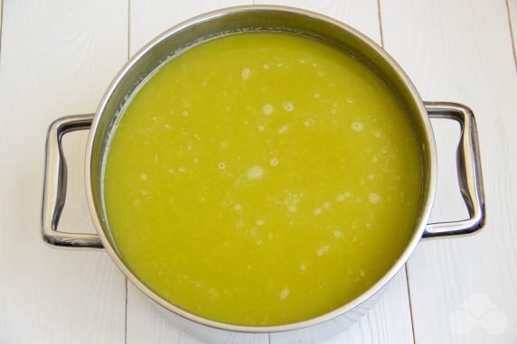 Zupa grochowa z młodym groszkiem i ziołami: zdjęcie przygotowania przepisu, krok 3