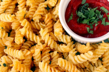 Domowe chipsy z makaronu przepis ze zdjęciami krok po kroku