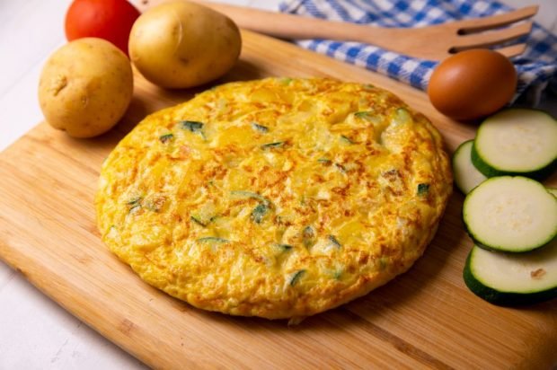 Hiszpański omlet z cukinią i ziemniakami w powolnej kuchence