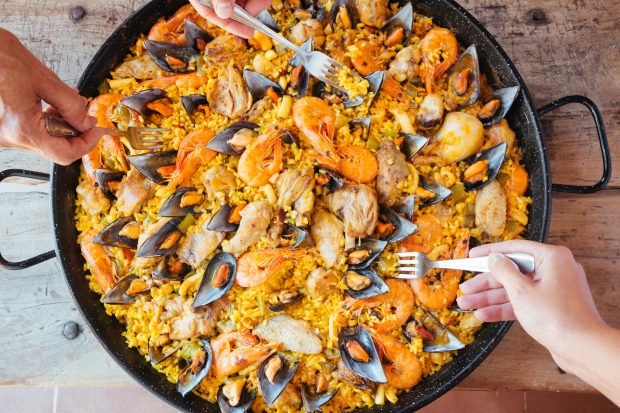 Paella z owocami morza i kurczakiem-prosty i pyszny przepis, jak gotować krok po kroku