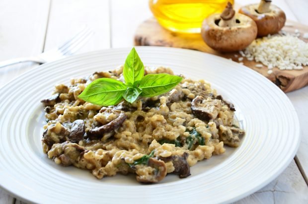 Risotto z grzybami w sosie śmietanowym