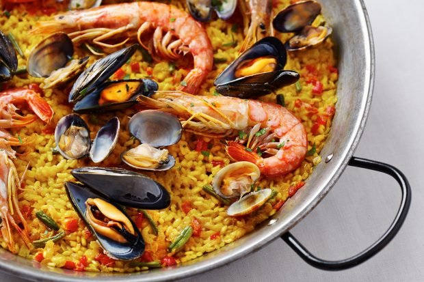 Paella z owocami morza