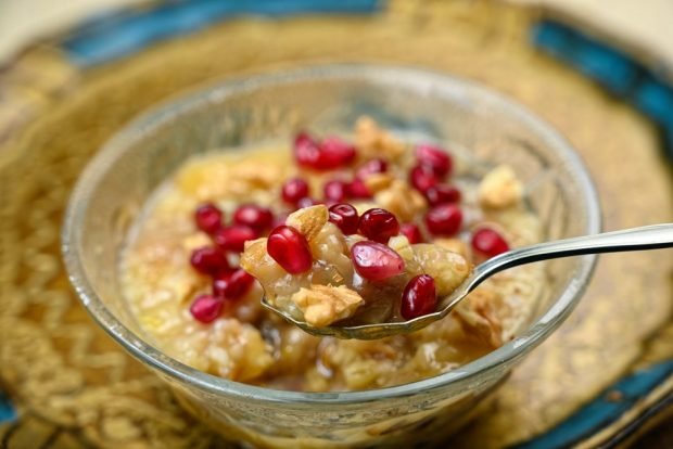 Owsianka pszenna z bananem i miodem-prosty i pyszny przepis, jak gotować krok po kroku