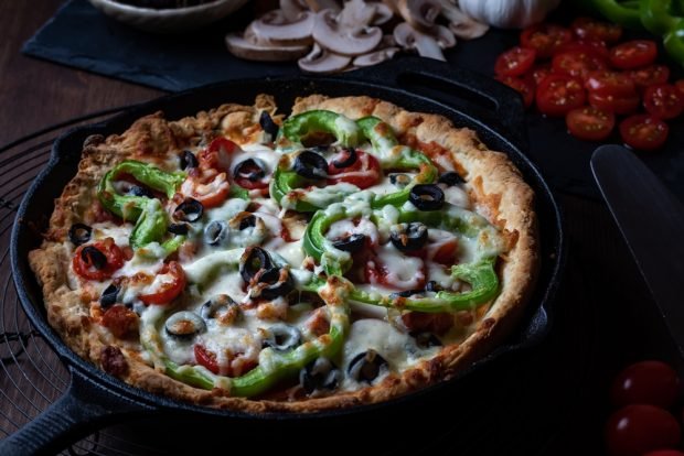 Pizza warzywna na patelni-prosty i pyszny przepis, jak gotować krok po kroku
