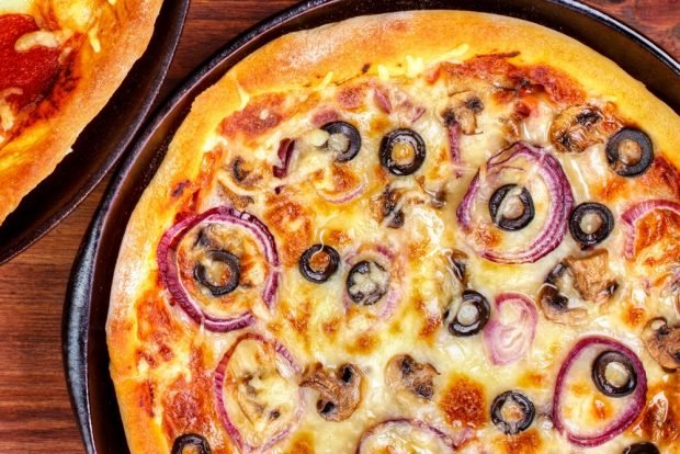 Pizza z oliwkami na kefirze-prosty i pyszny przepis, jak gotować krok po kroku