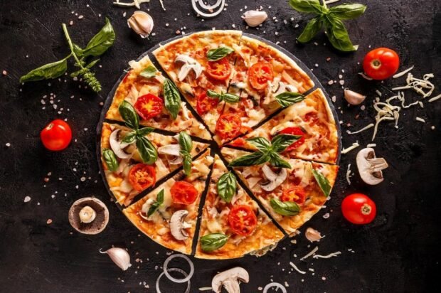 Pizza na cienkim cieście-prosty i pyszny przepis, jak gotować krok po kroku