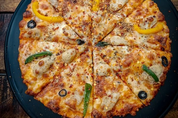 Pizza z kurczakiem na mleku-prosty i pyszny przepis, jak gotować krok po kroku