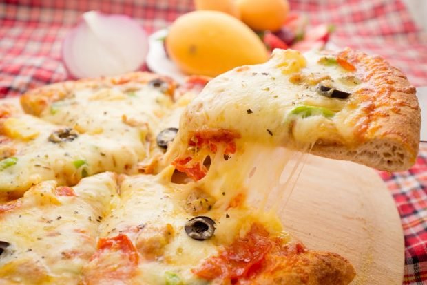 Pizza z kurczakiem i warzywami-prosty i pyszny przepis, jak gotować krok po kroku