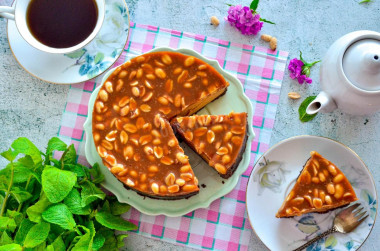 Cheesecake „Snickers” bez pieczenia przepis ze zdjęciami krok po kroku i wideo