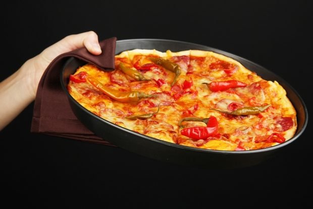 Pizza z marynowaną papryką-prosty i pyszny przepis, jak gotować krok po kroku