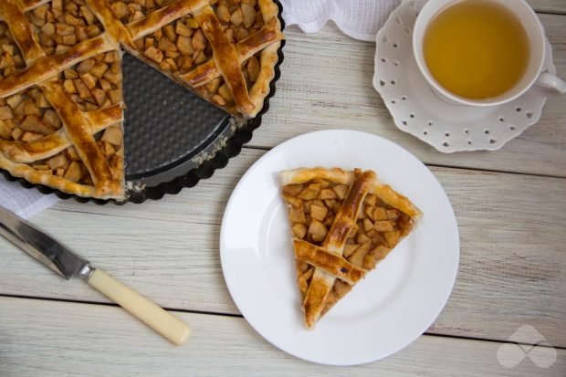 Szarlotka z ciasta francuskiego-prosty i pyszny przepis ze zdjęciem (krok po kroku) Szarlotka z ciasta francuskiego-prosty i pyszny przepis ze zdjęciem (krok po kroku)