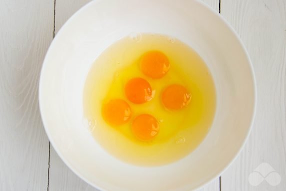 Charlotte z jabłkami bez cukru: zdjęcie przygotowania przepisu, krok 1 Charlotte z jabłkami bez cukru: zdjęcie przygotowania przepisu, krok 1