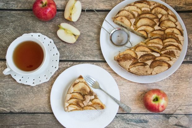 Charlotte z jabłkami bez cukru-prosty i pyszny przepis ze zdjęciem (krok po kroku) Charlotte z jabłkami bez cukru-prosty i pyszny przepis ze zdjęciem (krok po kroku)