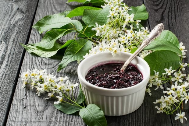 Dżem z czeremchy bez pestek-prosty i pyszny przepis, jak gotować krok po kroku