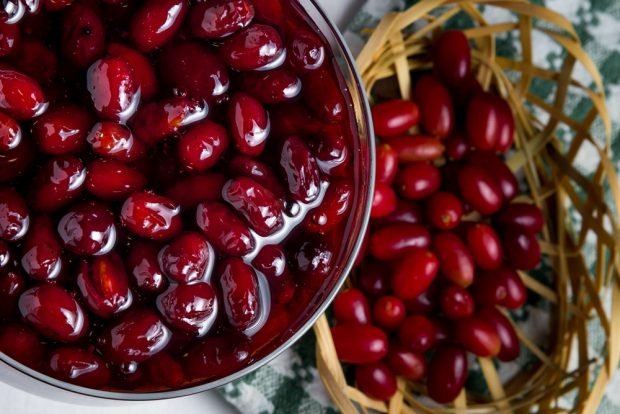 Dżem z derenia z kością-prosty i pyszny przepis, jak gotować krok po kroku