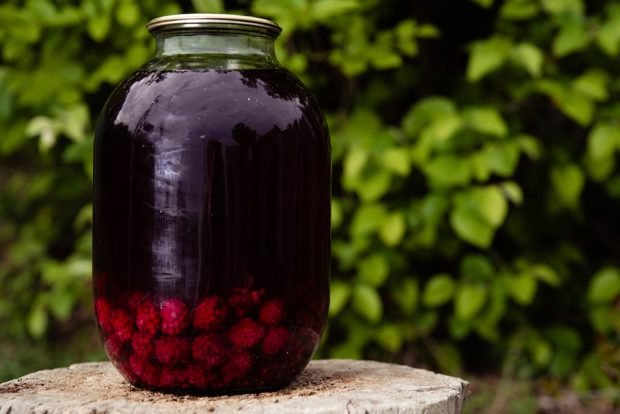 Kompot na zimę z malin i jeżyn-prosty i smaczny przepis, jak zrobić krok po kroku