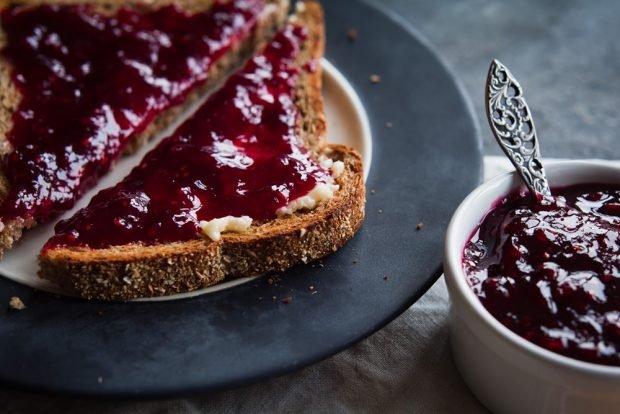 Dżem z czarnej porzeczki w piekarniku