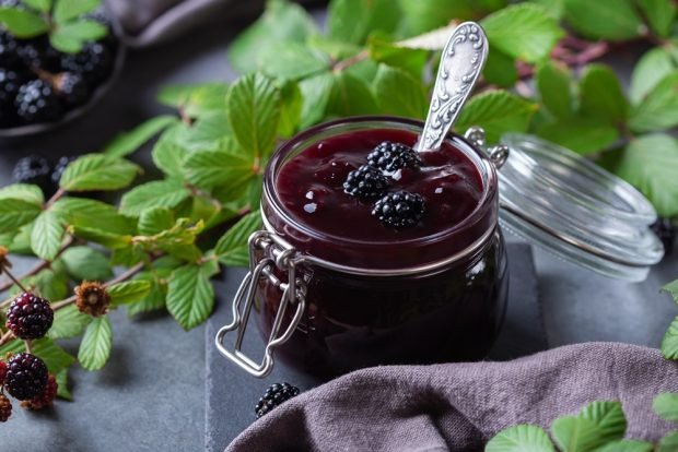 Dżem jeżynowy z całymi jagodami-prosty i pyszny przepis, jak gotować krok po kroku