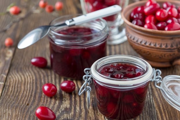 Dżem-pięć minut derenia z kością-prosty i pyszny przepis, jak gotować krok po kroku