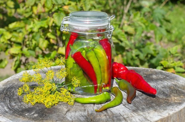 Marynowana gorzka papryka na zimę-prosty i pyszny przepis na gotowanie krok po kroku