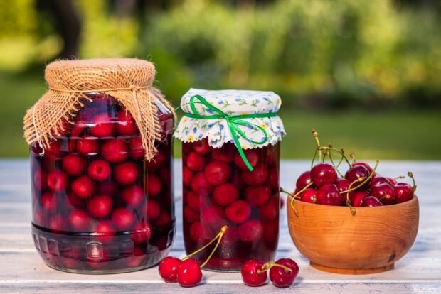 Klasyczny kompot wiśniowy na zimę-prosty i pyszny przepis, jak gotować krok po kroku