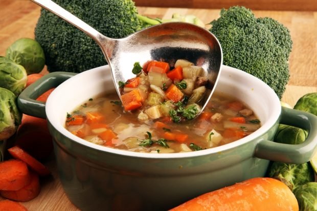Zupa grochowa z suchego grochu z warzywami