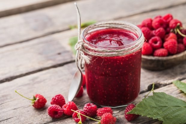 Maliny z cukrem na zimę w blenderze