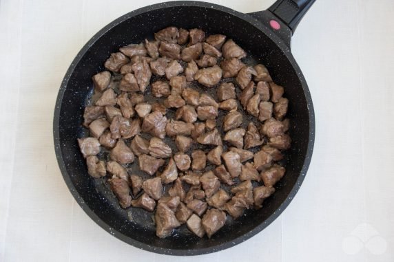 Lagman z wołowiną i gotowym makaronem: zdjęcie przygotowania przepisu, krok 3 Lagman z wołowiną i gotowym makaronem: zdjęcie przygotowania przepisu, krok 3