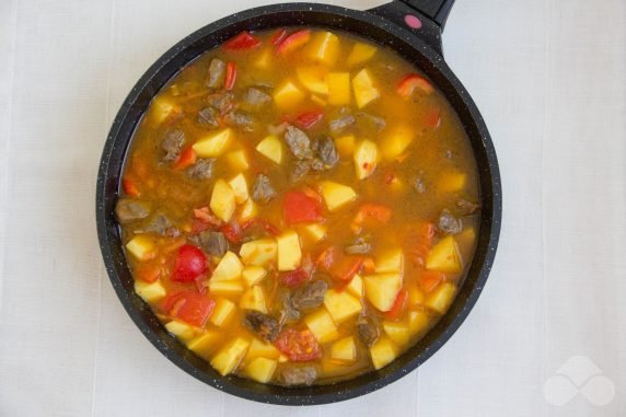 Lagman z wołowiną i gotowym makaronem: zdjęcie przygotowania przepisu, krok 7 Lagman z wołowiną i gotowym makaronem: zdjęcie przygotowania przepisu, krok 7