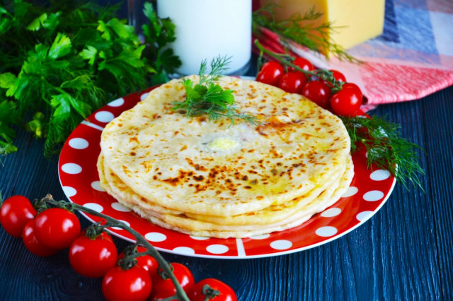 Chaczapuri na kefirze z serem z patelni przepis ze zdjęciami krok po kroku i wideo
