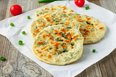 Placki ze szczypiorkiem na patelni przepis ze zdjęciami krok po kroku i wideo