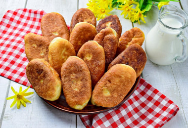 Smażone pierożki z nadzieniem ziemniaczanym przepis ze zdjęciami krok po kroku