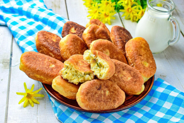 Smażone pierożki z nadzieniem ziemniaczanym przepis ze zdjęciami krok po kroku