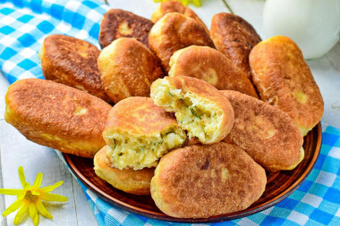Smażone pierożki z nadzieniem ziemniaczanym przepis ze zdjęciami krok po kroku