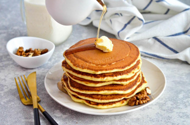 Puszyste pancakes na kefirze przepis ze zdjęciami krok po kroku i wideo