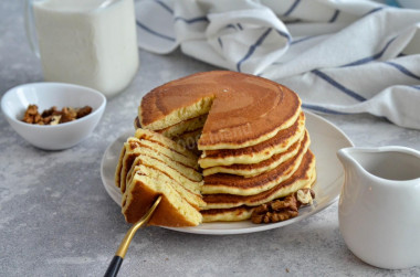 Puszyste pancakes na kefirze przepis ze zdjęciami krok po kroku i wideo