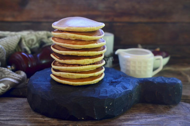 Klasyczne amerykańskie pancakes przepis ze zdjęciami krok po kroku i wideo