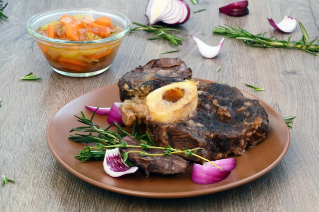 Ossobuco z wołowiny Jamiego Olivera przepis ze zdjęciami krok po kroku i wideo