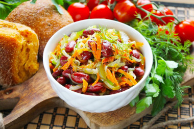 Sałatka z fasoli z marchewką i cebulą przepis ze zdjęciami krok po kroku i wideo